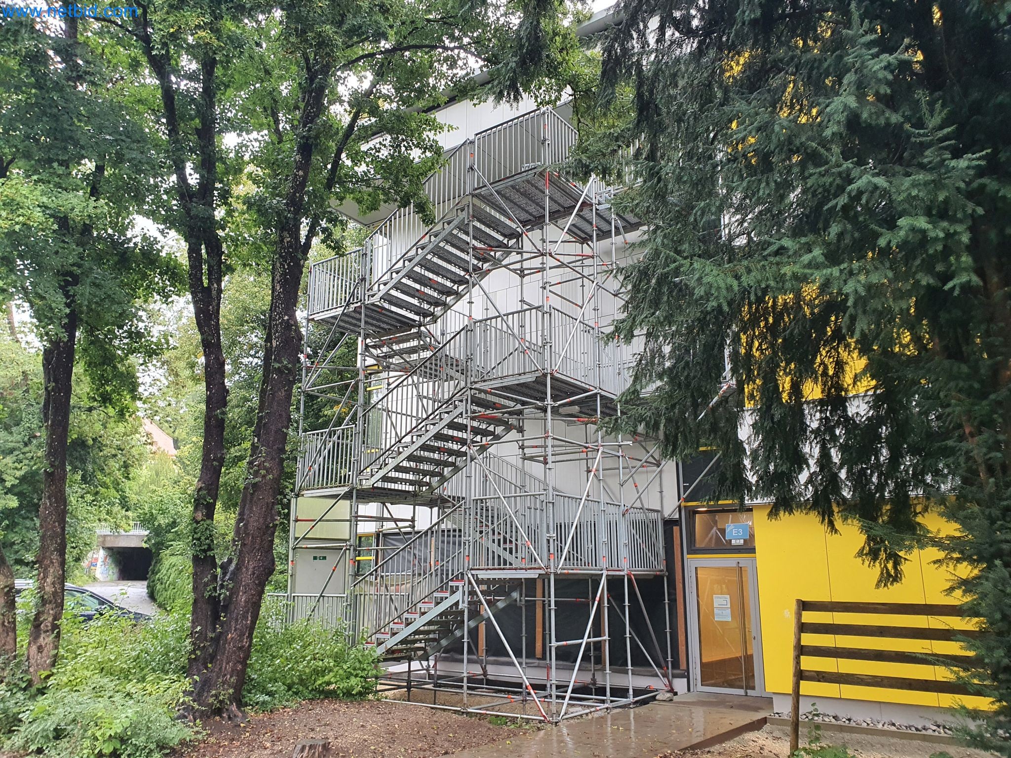 Scaffolding materials and accessories, construction elevators, office and stainless steel kitchen fixtures, office containers, and construction supplies-1