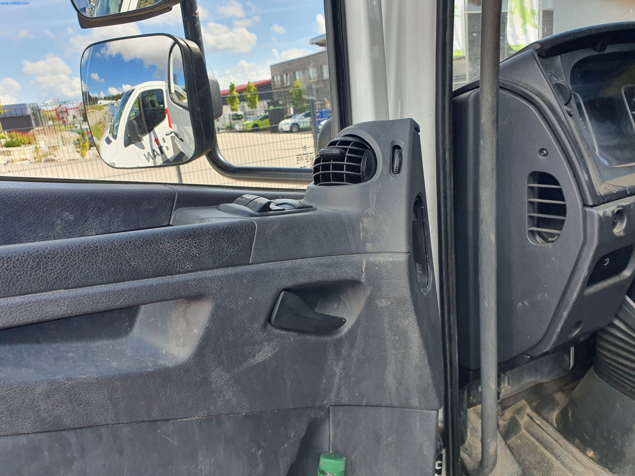 Gerüstmaterial mit Zubehör, Bauaufzug, Büro- und Edelstahlkücheneinrichtung, Bürocontainer und Bauzubehör-35