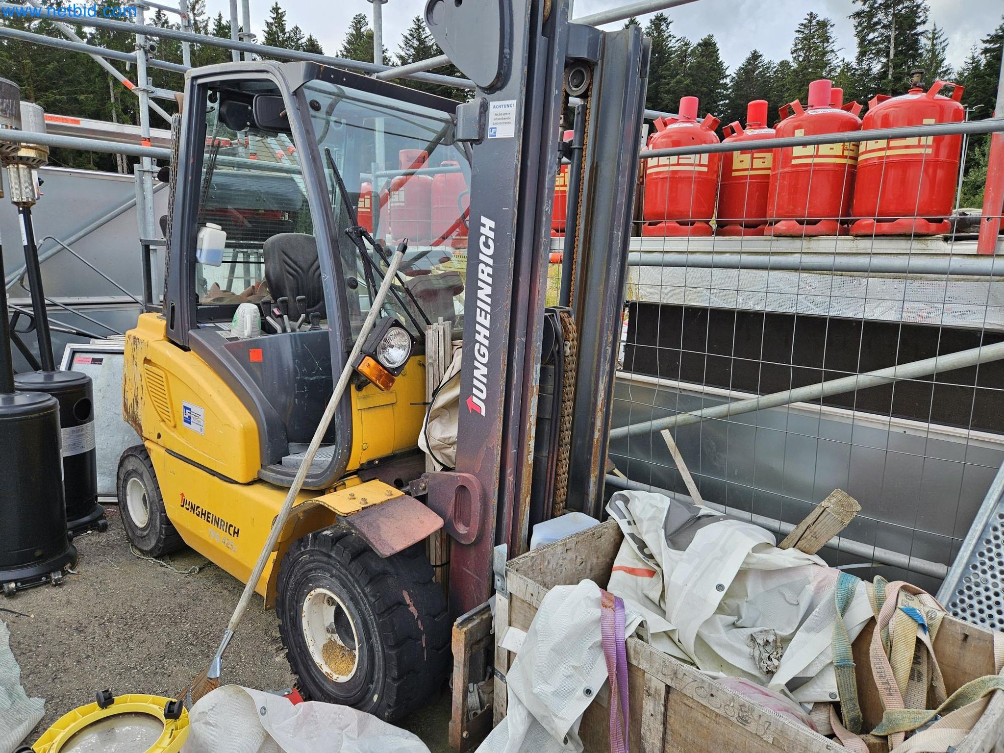 Scaffolding materials and accessories, construction elevators, office and stainless steel kitchen fixtures, office containers, and construction supplies-1