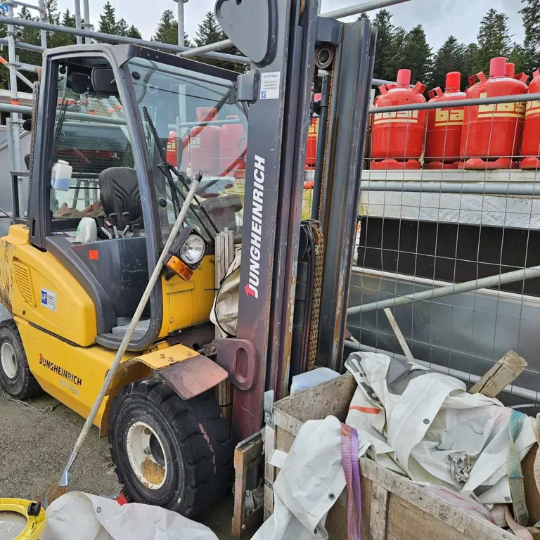 Gas-Powered Forklift Jungheinrich SH-4-1120