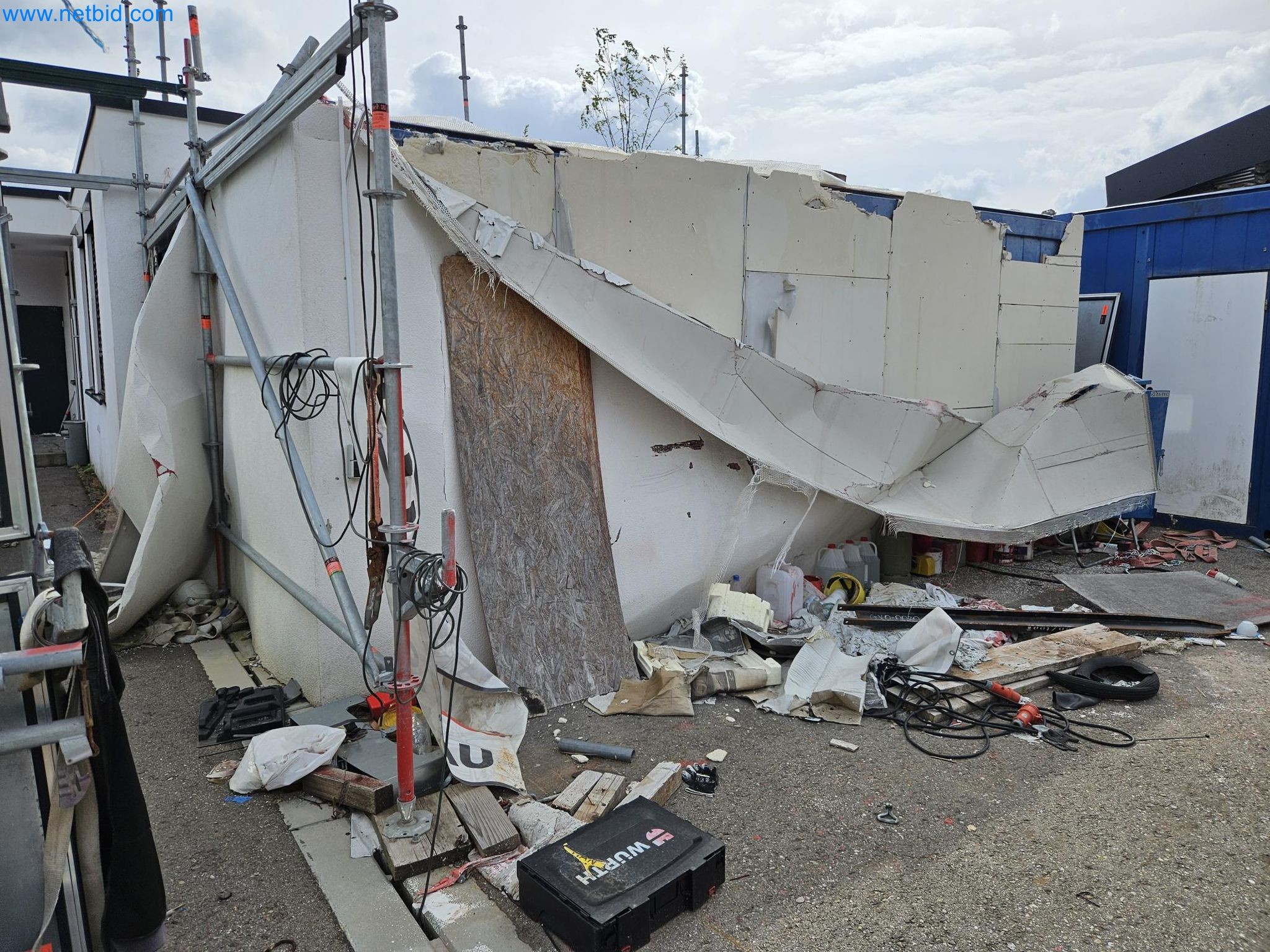 Scaffolding materials and accessories, construction elevators, office and stainless steel kitchen fixtures, office containers, and construction supplies-1