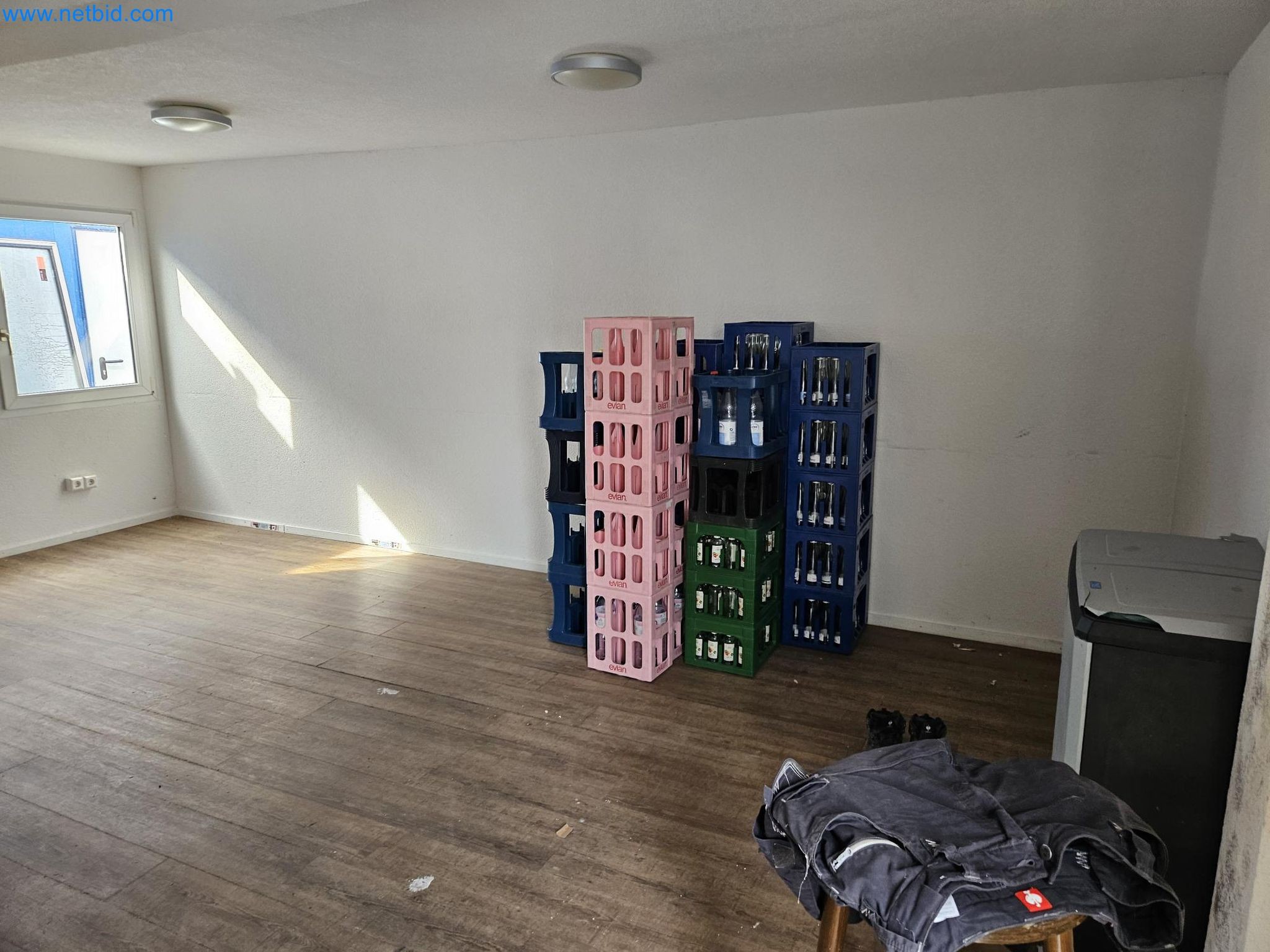 Scaffolding materials and accessories, construction elevators, office and stainless steel kitchen fixtures, office containers, and construction supplies-3