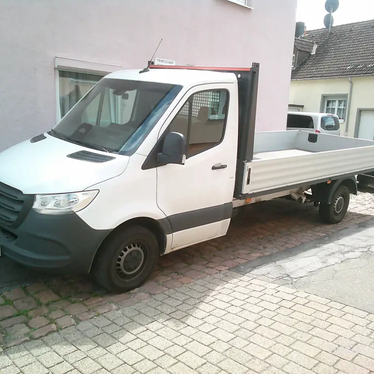 HGV (doplačilo se lahko spremeni) Mercedes- Benz Sprinter 317 CDI