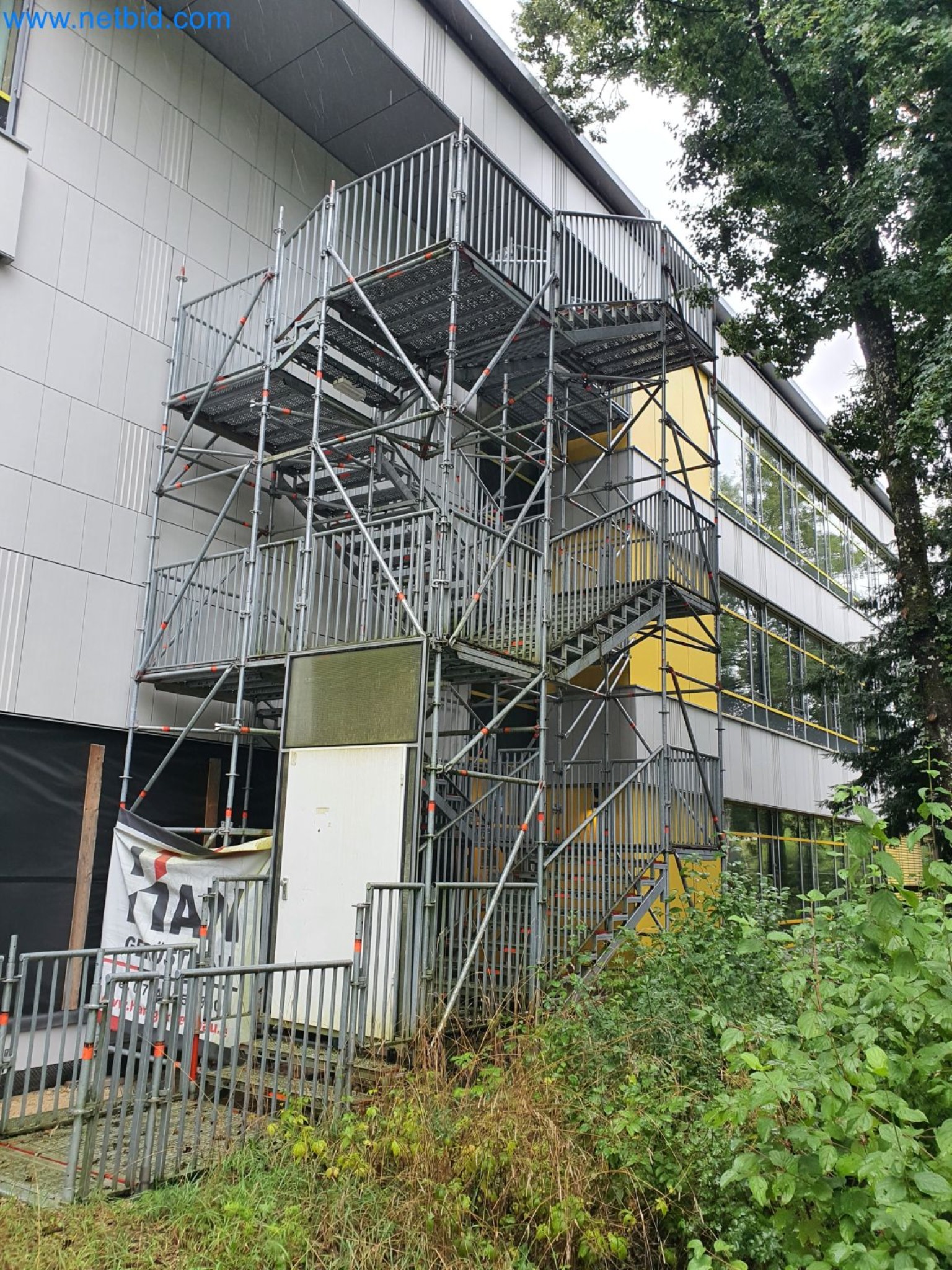 Scaffolding materials and accessories, construction elevators, office and stainless steel kitchen fixtures, office containers, and construction supplies-3