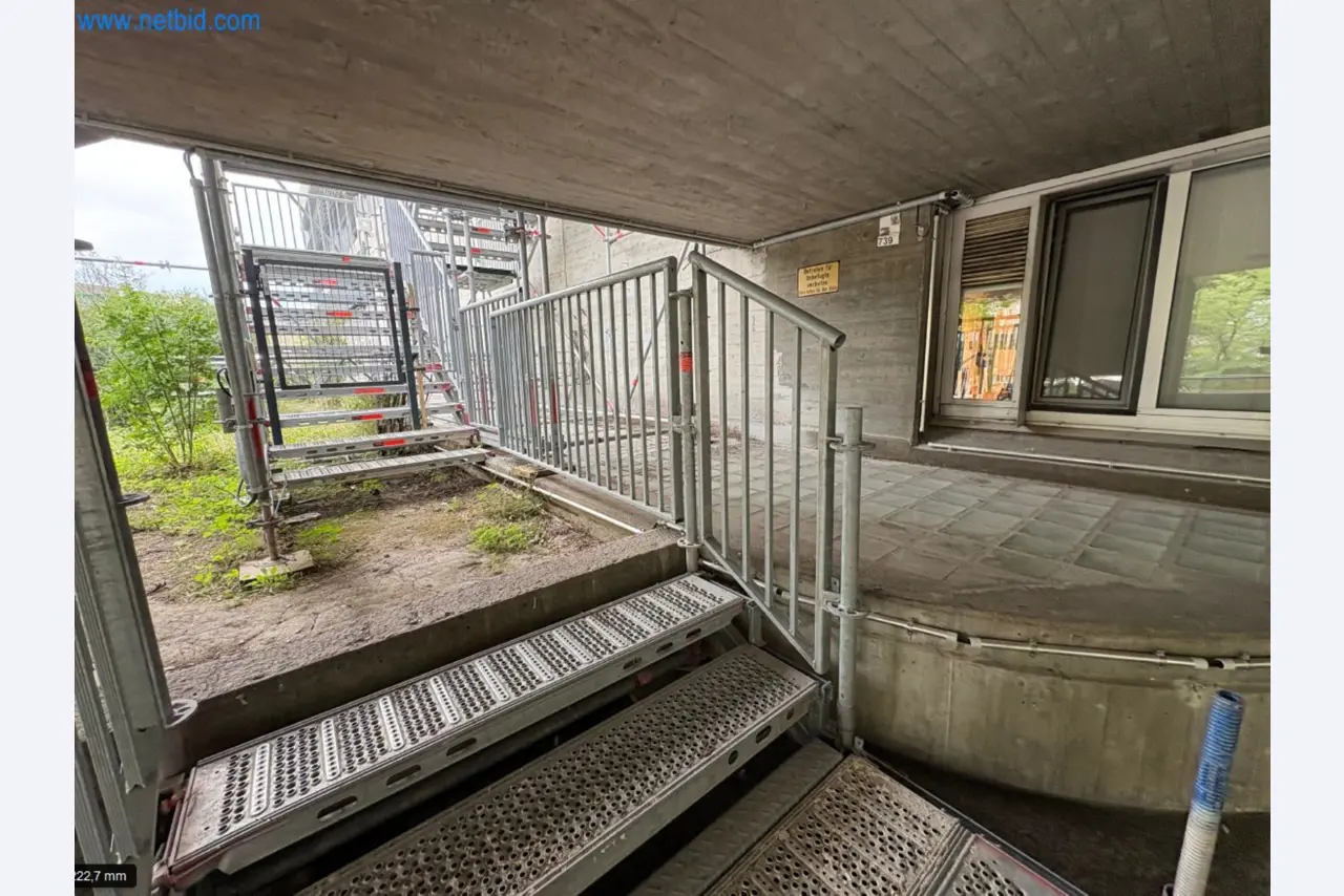 Gerüstmaterial mit Zubehör, Bauaufzug, Büro- und Edelstahlkücheneinrichtung, Bürocontainer und Bauzubehör-2