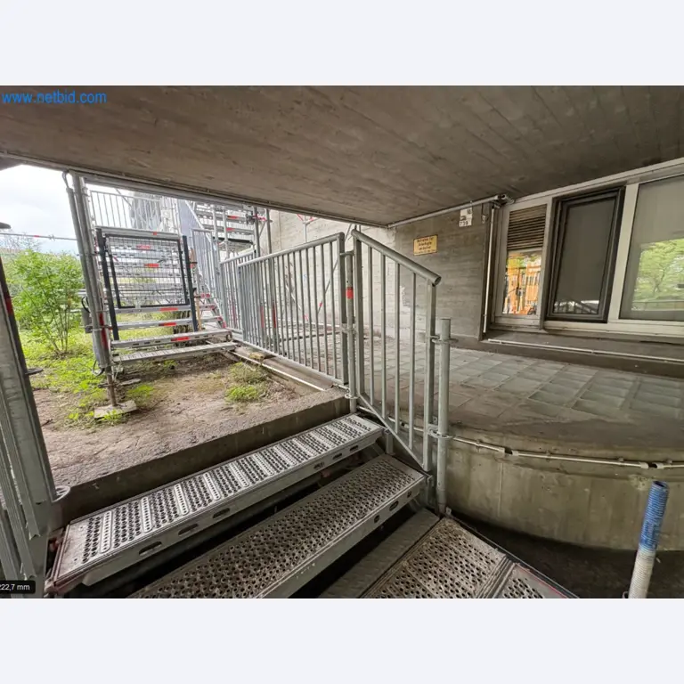 Gerüstmaterial mit Zubehör, Bauaufzug, Büro- und Edelstahlkücheneinrichtung, Bürocontainer und Bauzubehör-2