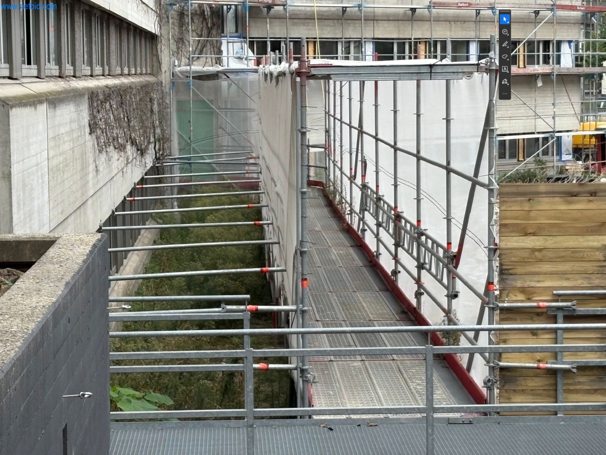 Gerüstmaterial mit Zubehör, Bauaufzug, Büro- und Edelstahlkücheneinrichtung, Bürocontainer und Bauzubehör-3