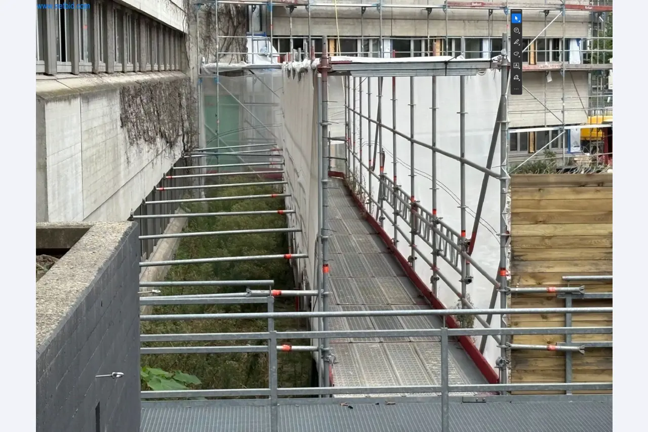 Gerüstmaterial mit Zubehör, Bauaufzug, Büro- und Edelstahlkücheneinrichtung, Bürocontainer und Bauzubehör-3