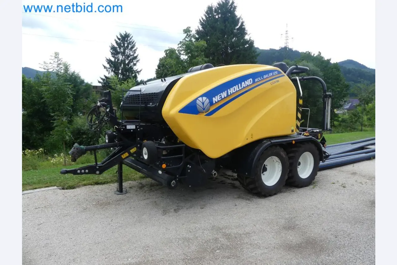 Une technique de pressage parfaite avec la New Holland Roll Baler 125 Combi-1