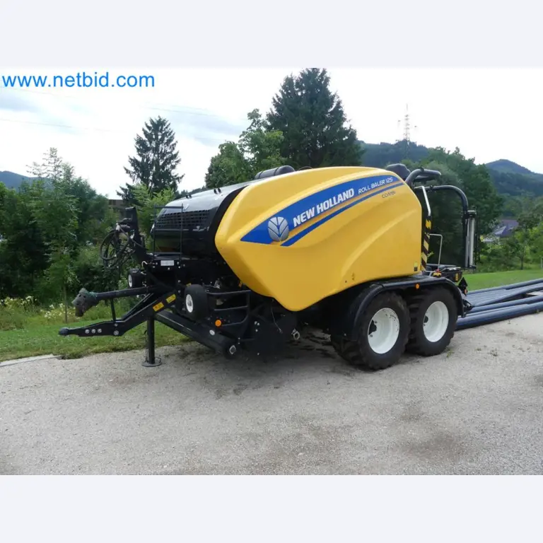 Une technique de pressage parfaite avec la New Holland Roll Baler 125 Combi-1