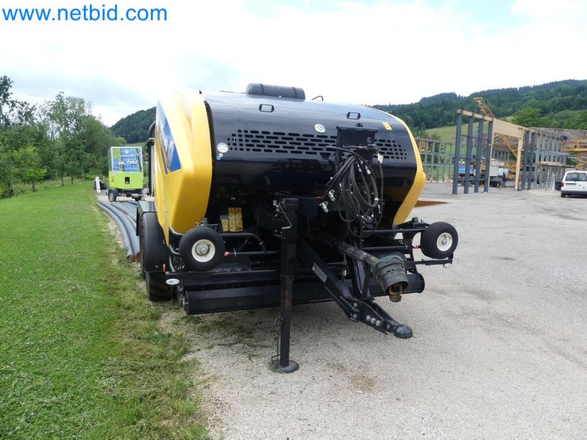 Doskonała technologia belowania z prasą rolującą New Holland 125 Combi-10