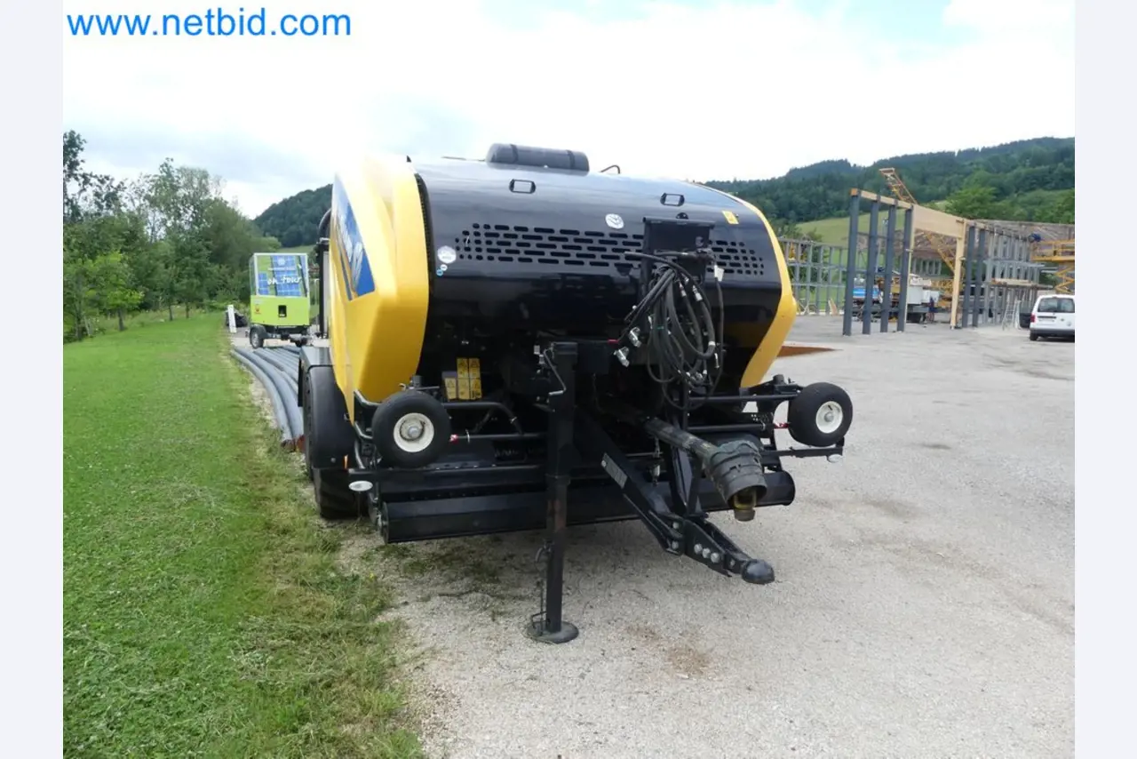 Doskonała technologia belowania z prasą rolującą New Holland 125 Combi-10