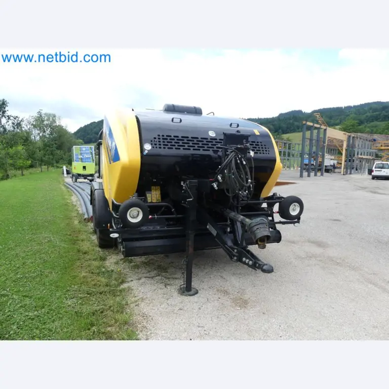 Doskonała technologia belowania z prasą rolującą New Holland 125 Combi-10