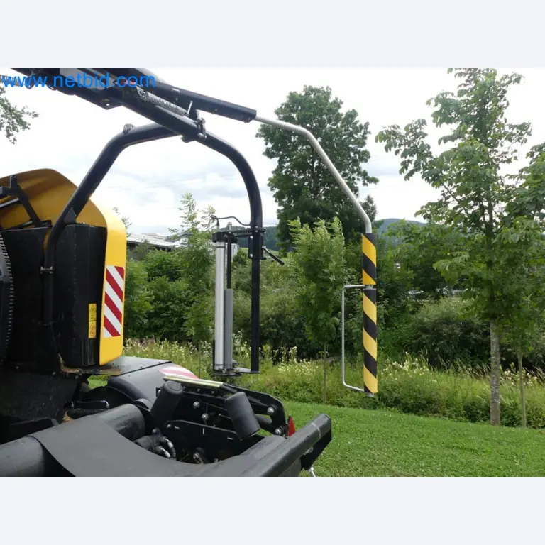 Doskonała technologia belowania z prasą rolującą New Holland 125 Combi-14