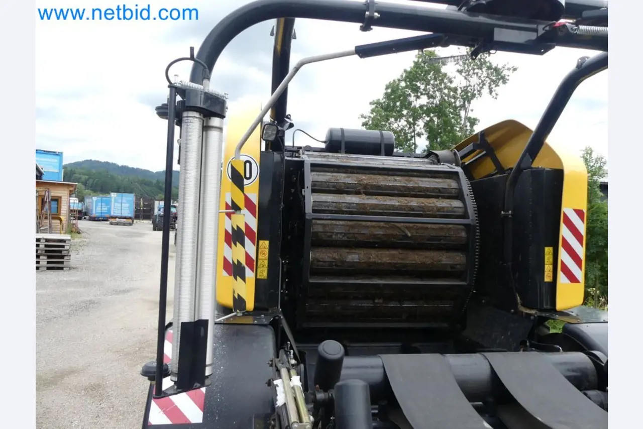 Doskonała technologia belowania z prasą rolującą New Holland 125 Combi-15