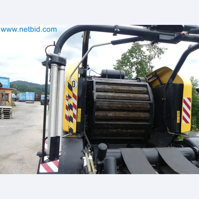 Doskonała technologia belowania z prasą rolującą New Holland 125 Combi-15