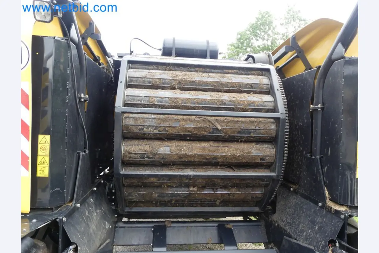 Doskonała technologia belowania z prasą rolującą New Holland 125 Combi-16