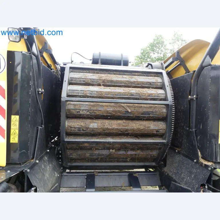 Doskonała technologia belowania z prasą rolującą New Holland 125 Combi-16