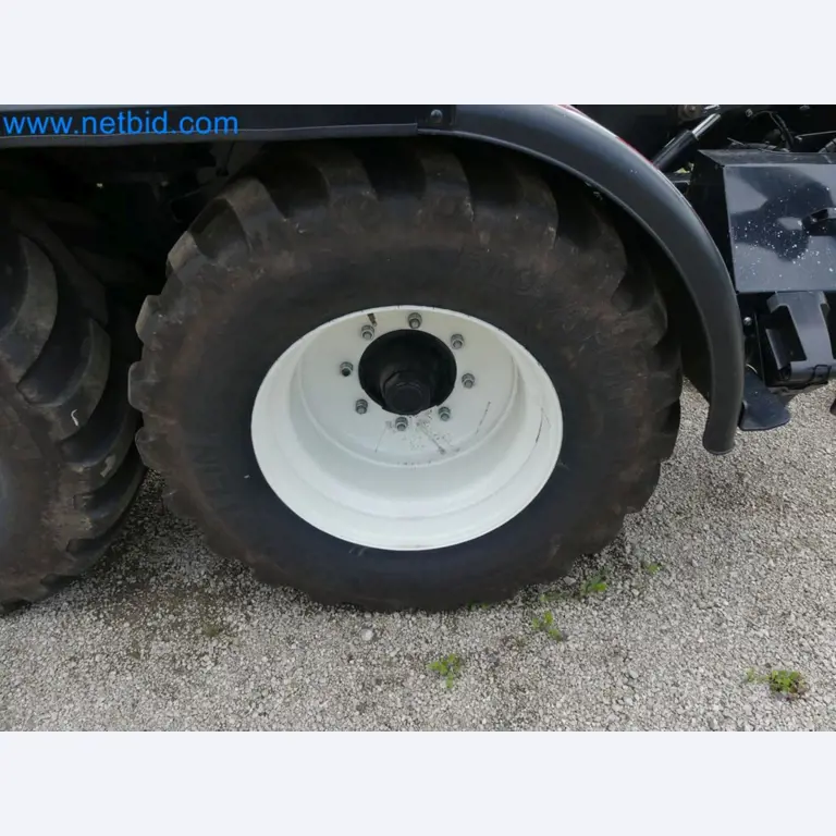 Doskonała technologia belowania z prasą rolującą New Holland 125 Combi-18