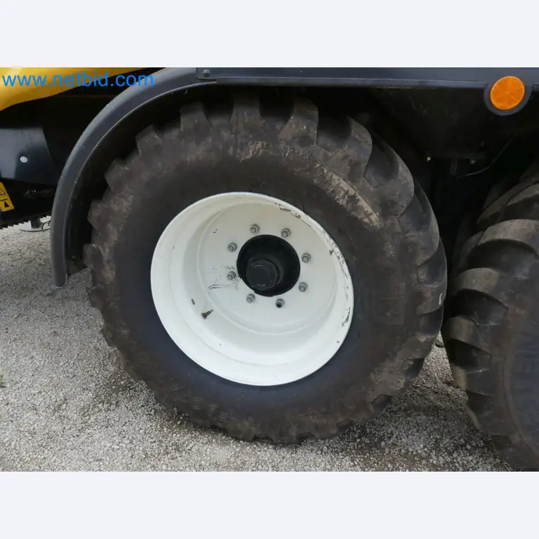 Doskonała technologia belowania z prasą rolującą New Holland 125 Combi-19