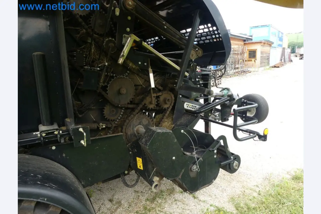 Doskonała technologia belowania z prasą rolującą New Holland 125 Combi-27