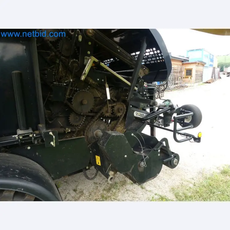 Doskonała technologia belowania z prasą rolującą New Holland 125 Combi-27