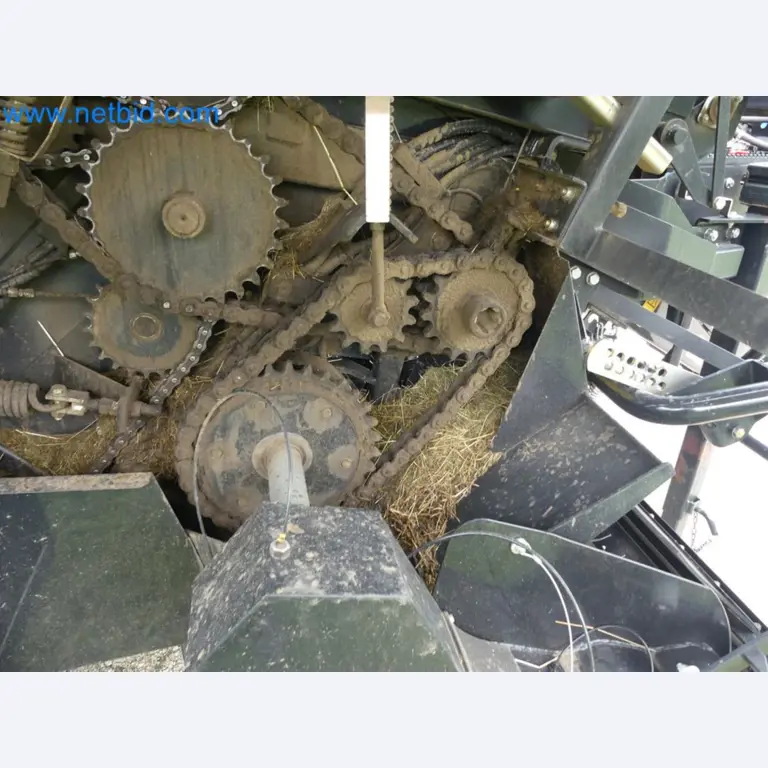 Doskonała technologia belowania z prasą rolującą New Holland 125 Combi-29