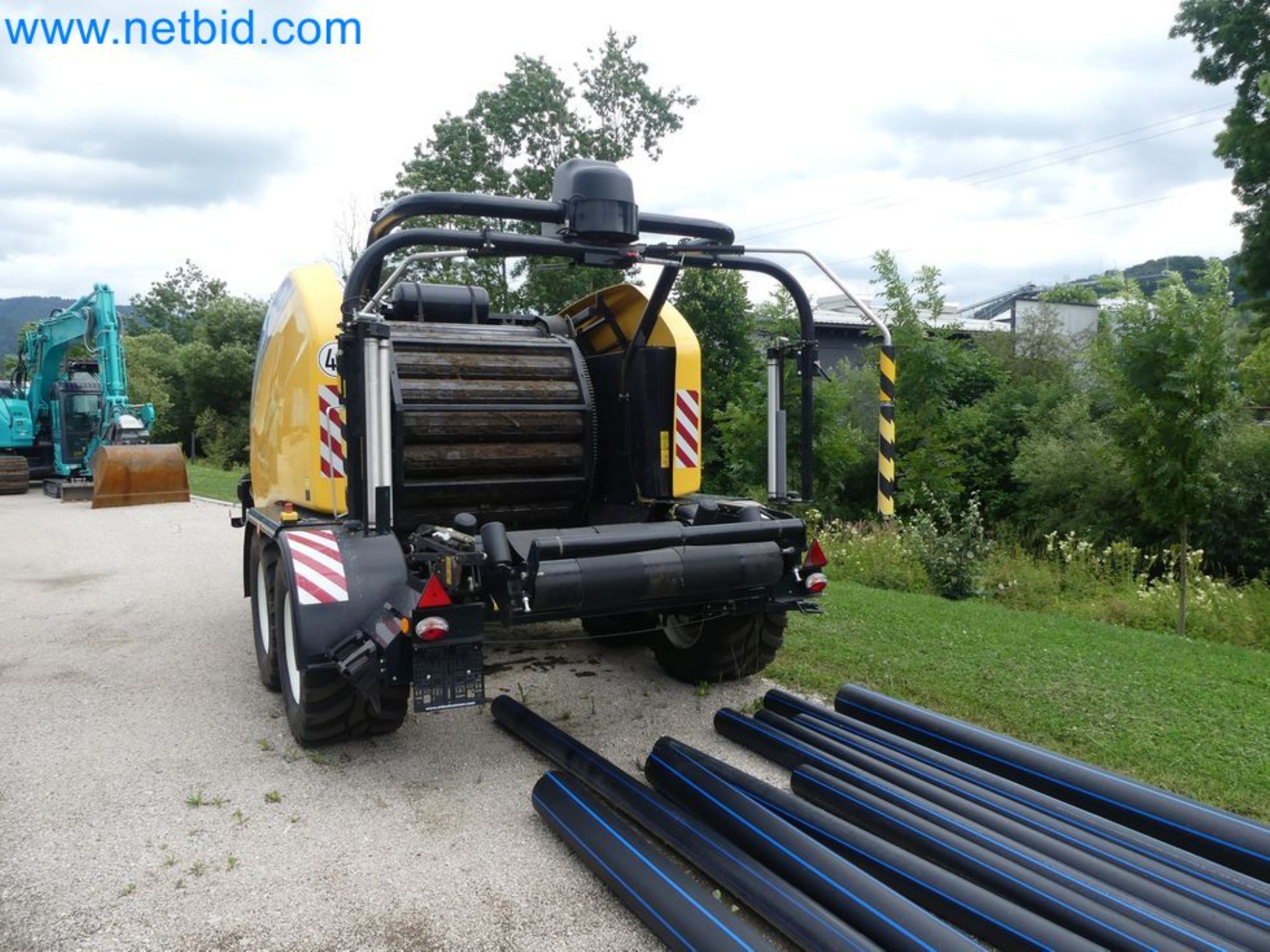 Doskonała technologia belowania z prasą rolującą New Holland 125 Combi-2