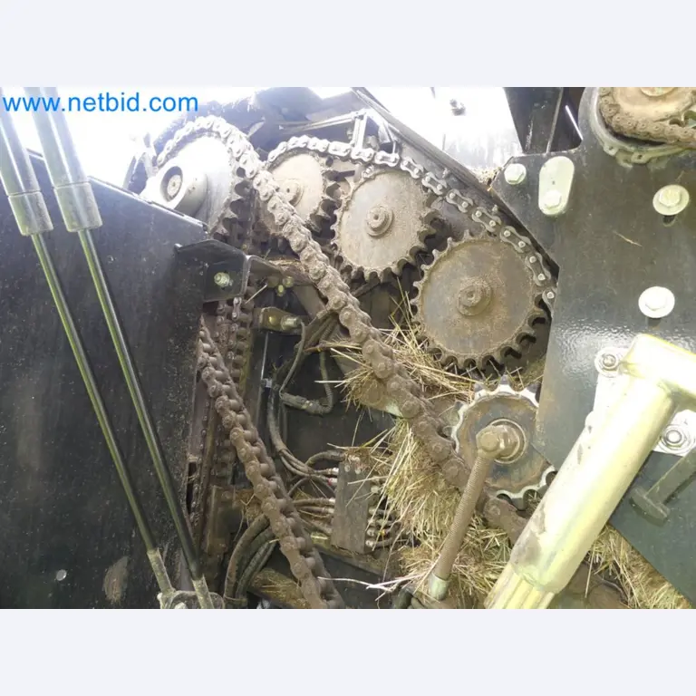 Doskonała technologia belowania z prasą rolującą New Holland 125 Combi-30