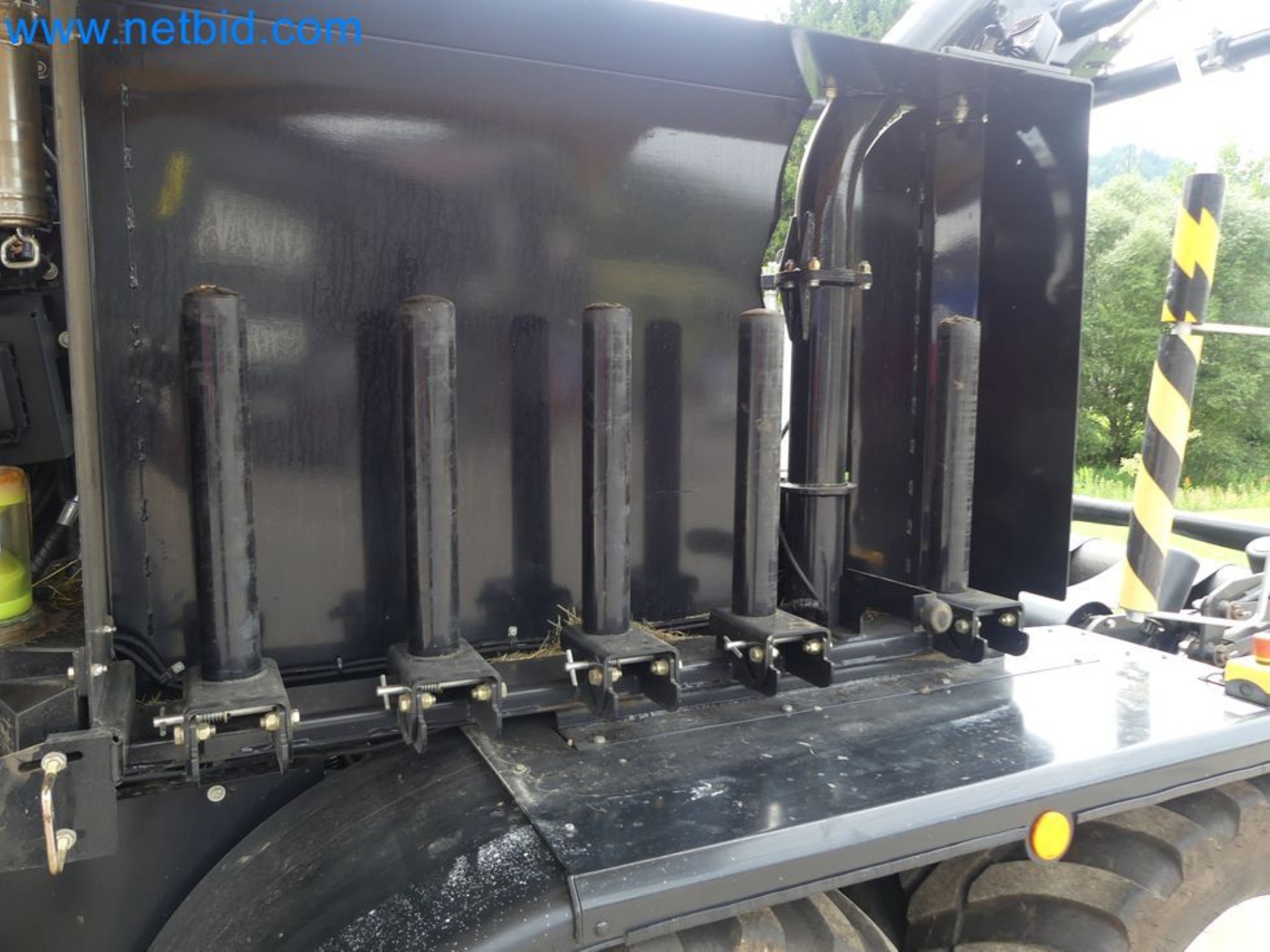 Doskonała technologia belowania z prasą rolującą New Holland 125 Combi-32