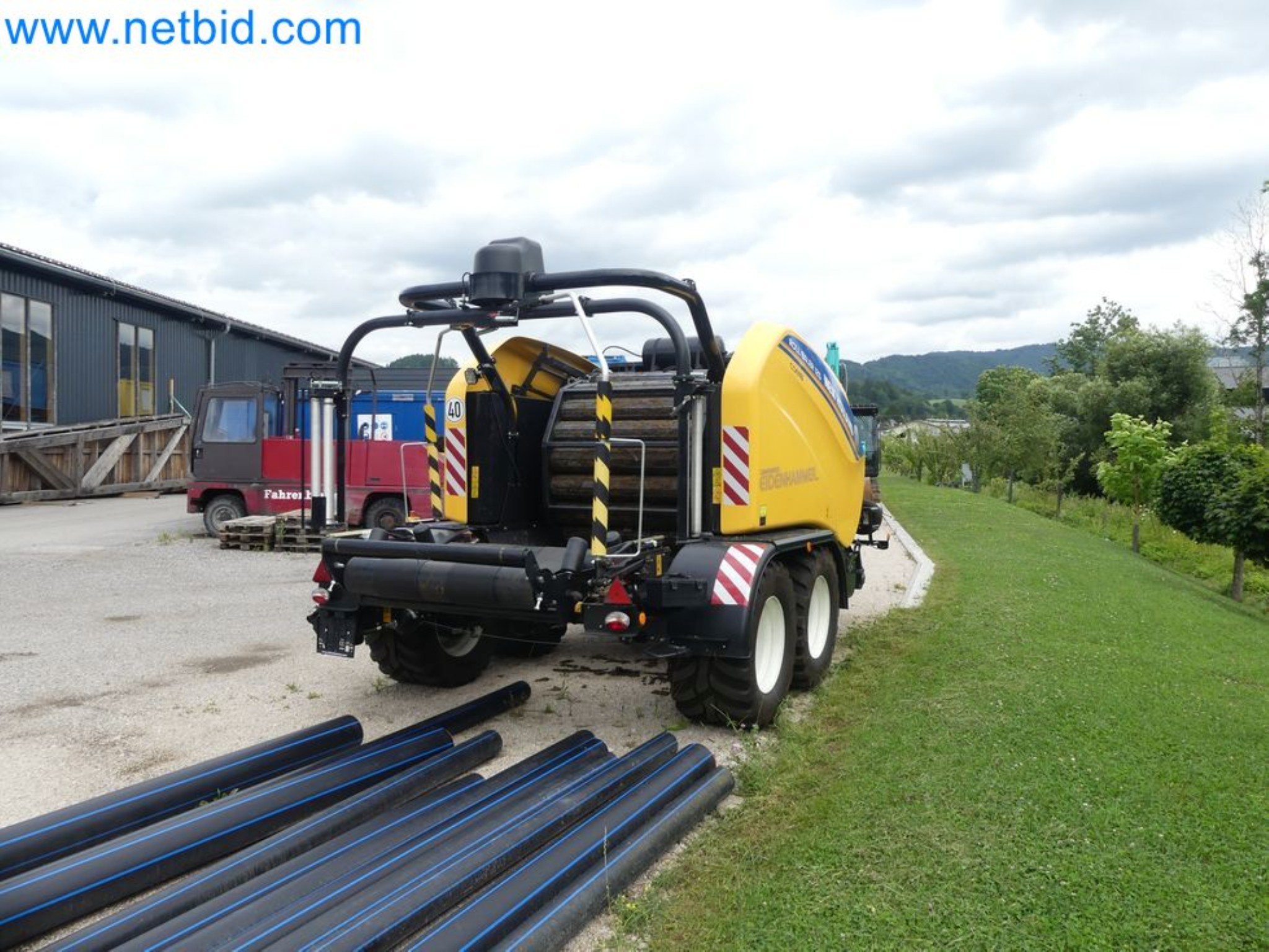 Doskonała technologia belowania z prasą rolującą New Holland 125 Combi-4