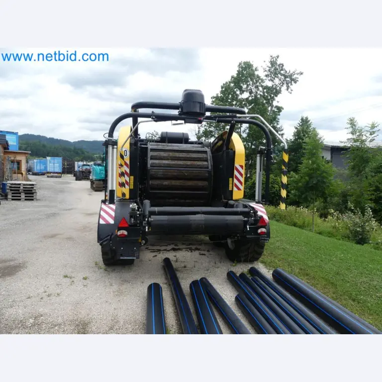 Doskonała technologia belowania z prasą rolującą New Holland 125 Combi-50