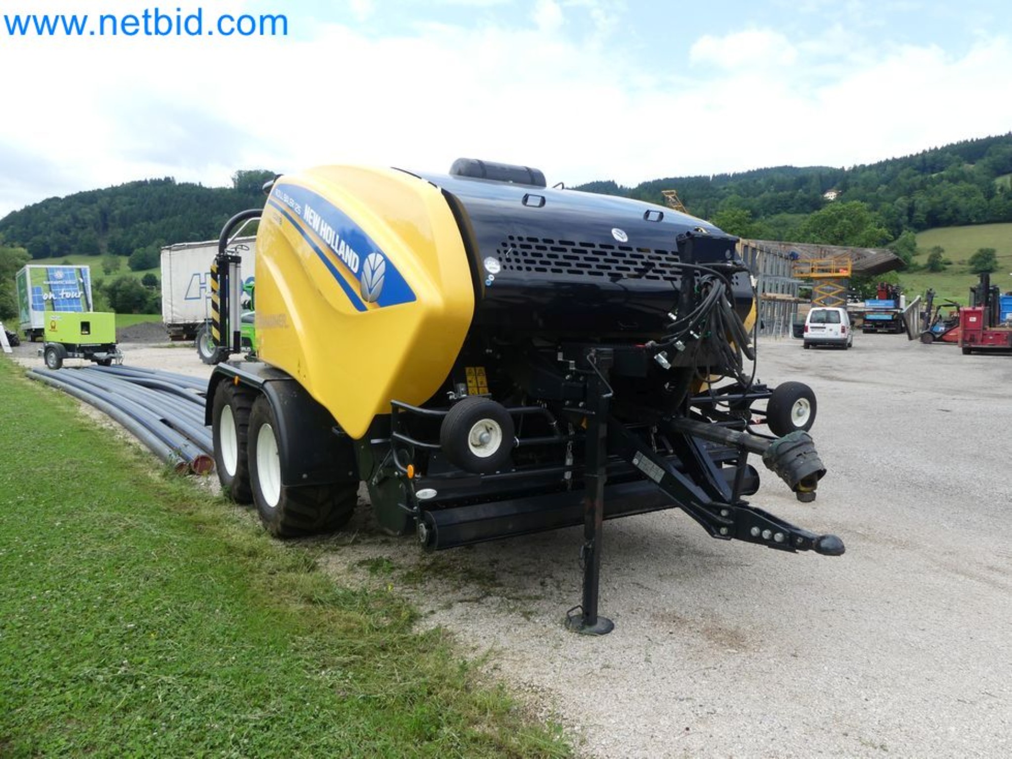 Doskonała technologia belowania z prasą rolującą New Holland 125 Combi-9