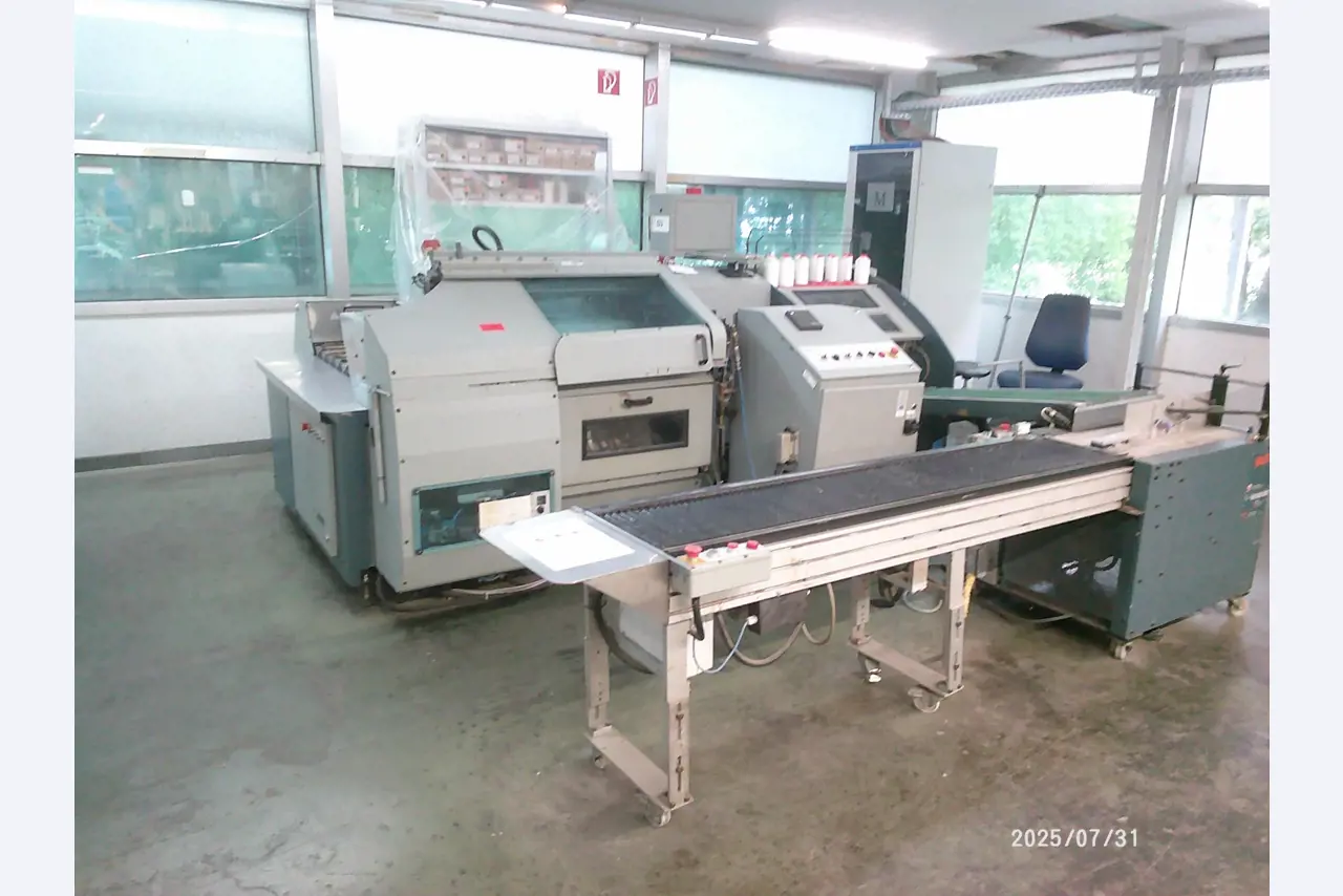 Dobrze utrzymane maszyny firmy zajmującej się drukiem offsetowym-11