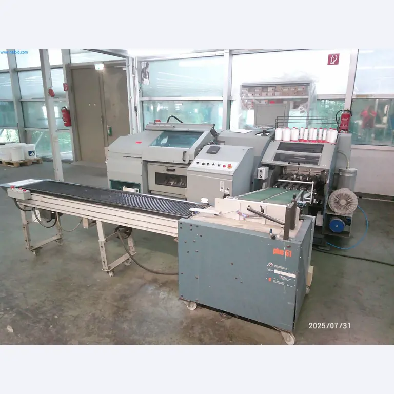 Máquinas bem conservadas de uma empresa de impressão offset-2