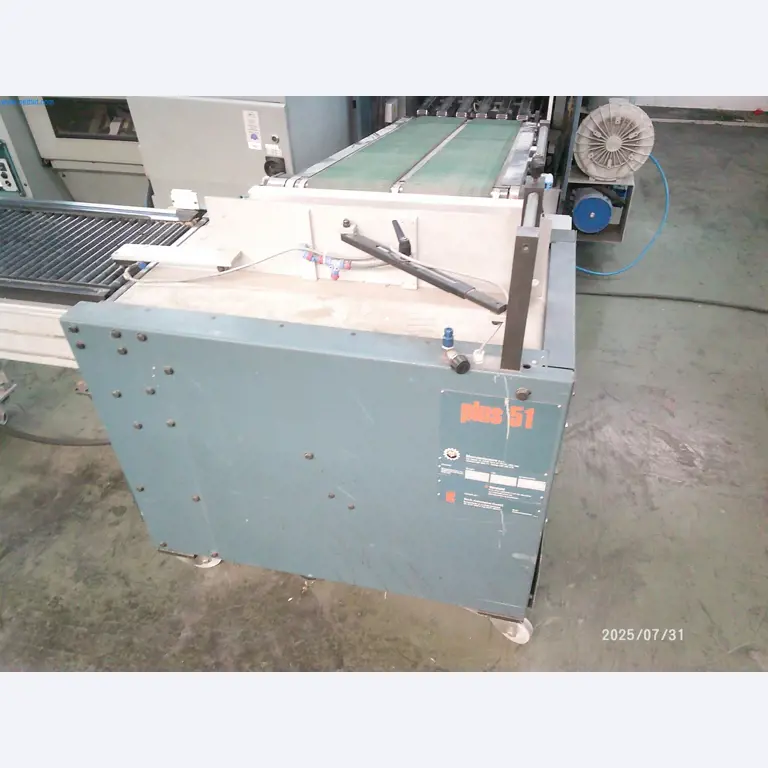 Máquinas bem conservadas de uma empresa de impressão offset-3