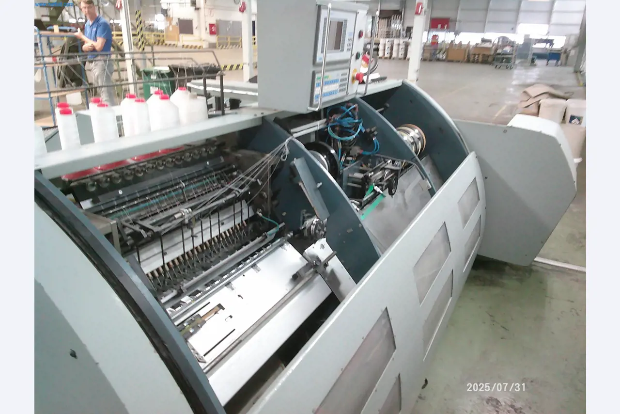 Máquinas bem conservadas de uma empresa de impressão offset-6