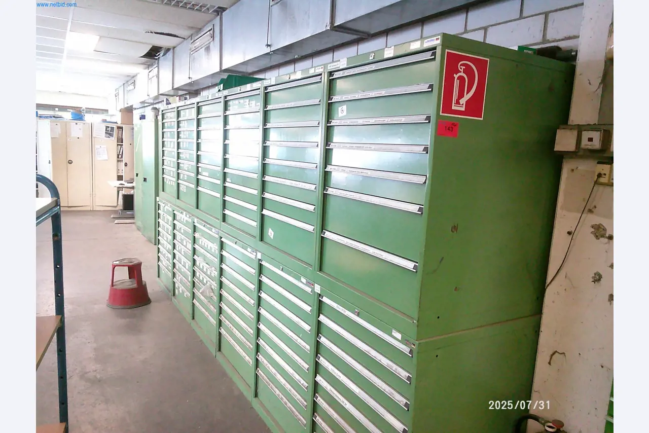 Dobrze utrzymane maszyny firmy zajmującej się drukiem offsetowym-1