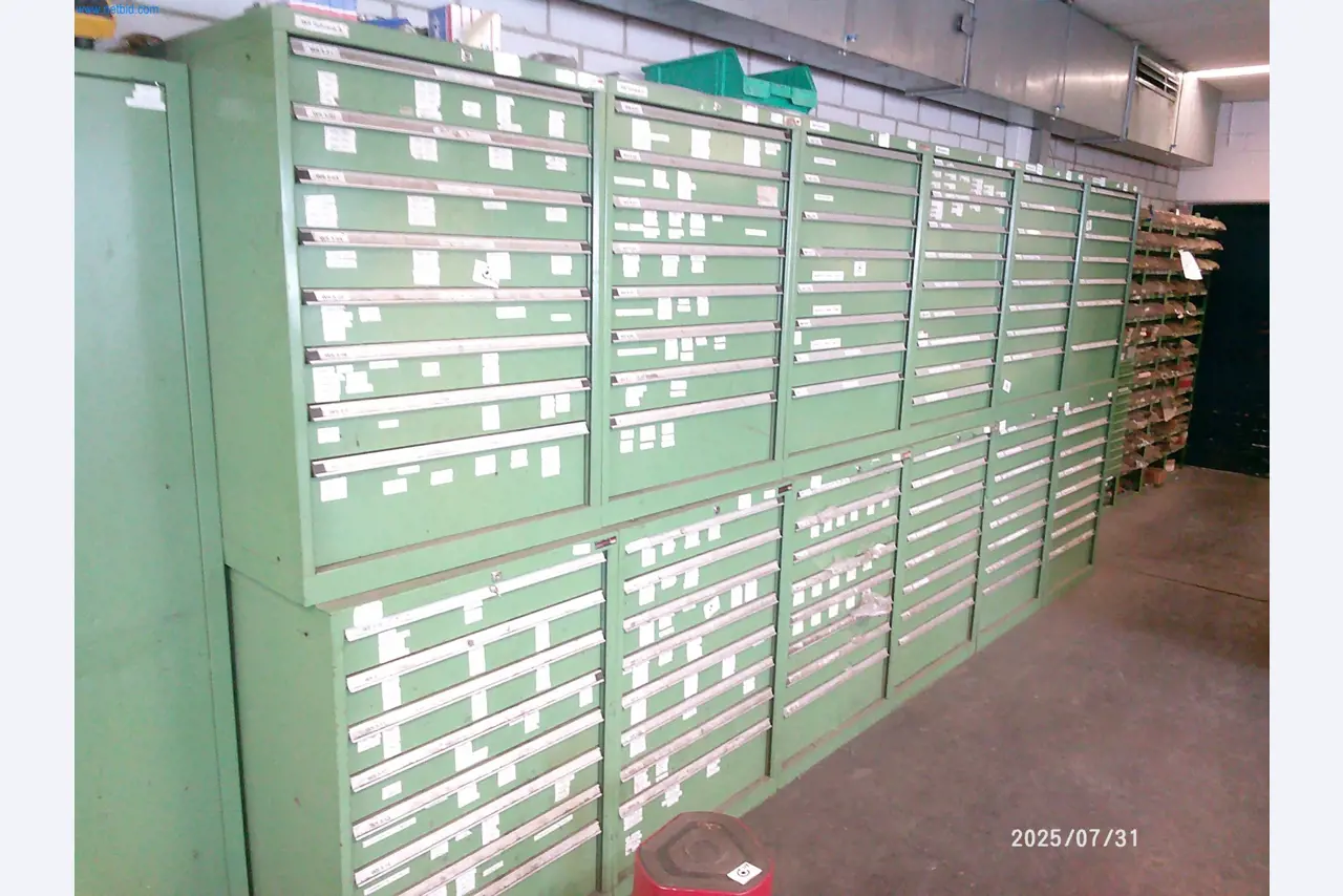 Dobrze utrzymane maszyny firmy zajmującej się drukiem offsetowym-2