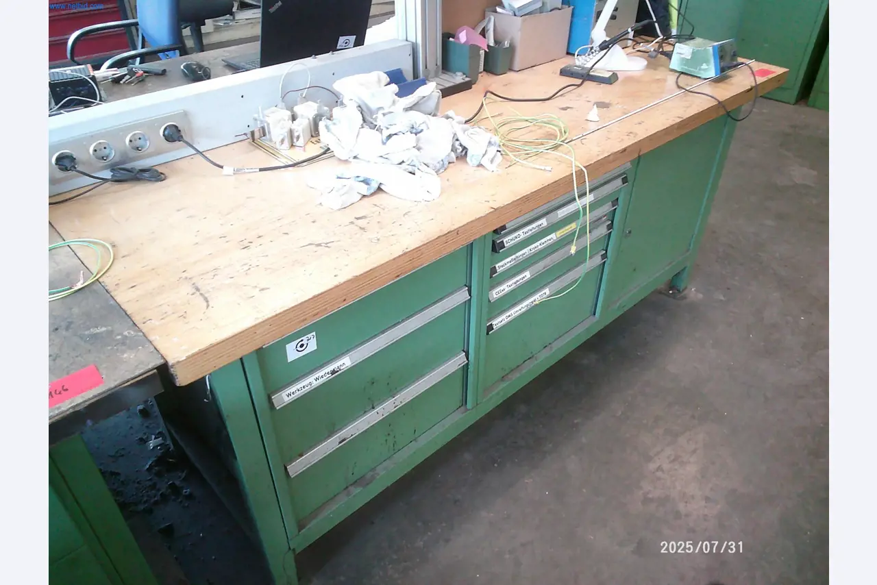 Gepflegte Maschinen einer Offset-Druckerei-4