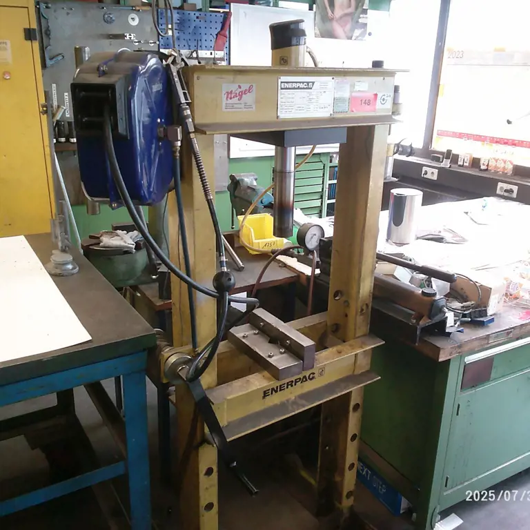 Hidravlična delavniška stiskalnica Enerpac RC256