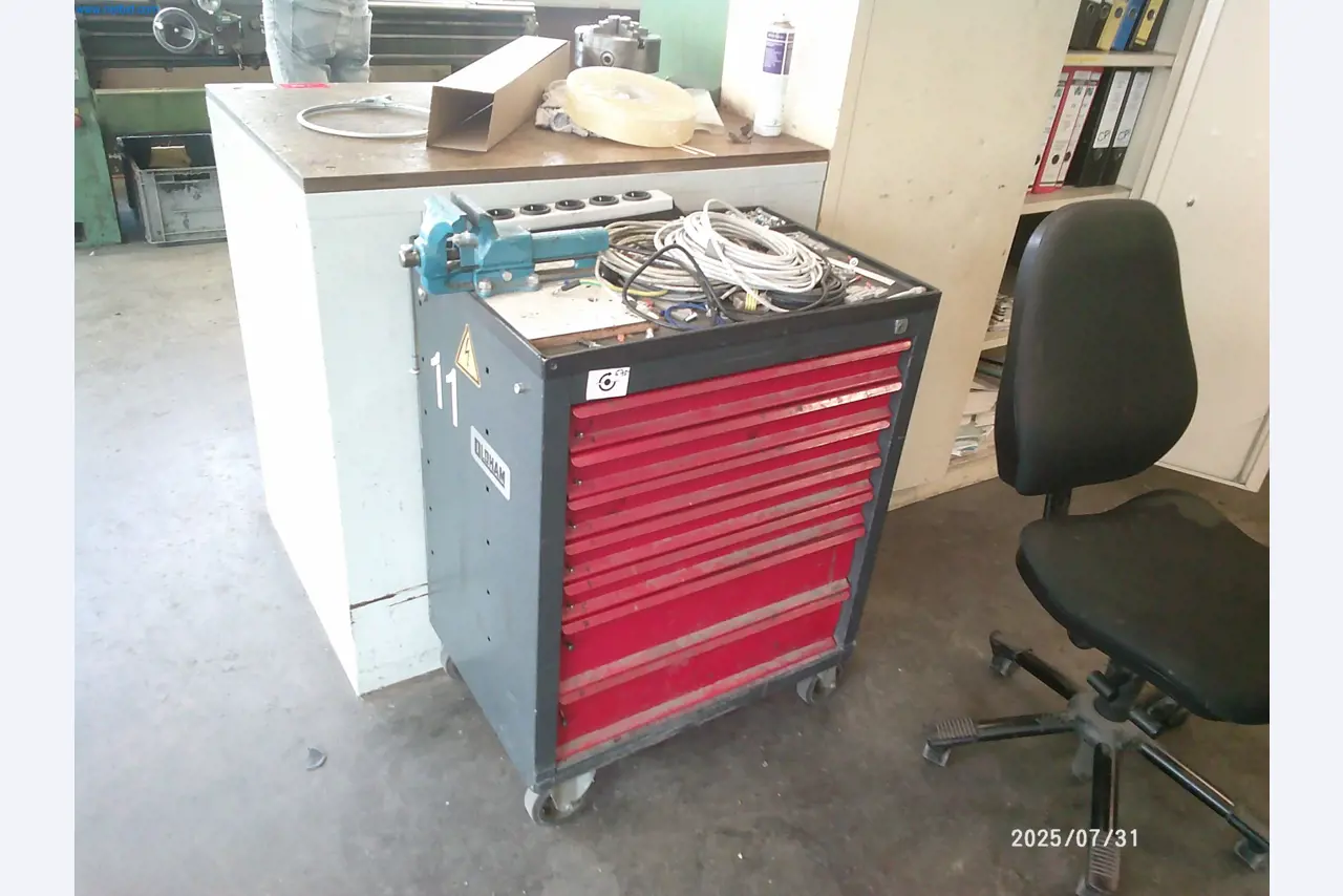 Dobrze utrzymane maszyny firmy zajmującej się drukiem offsetowym-3