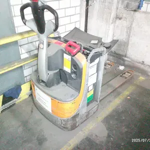 Električni paletni voziček za pešce Still
