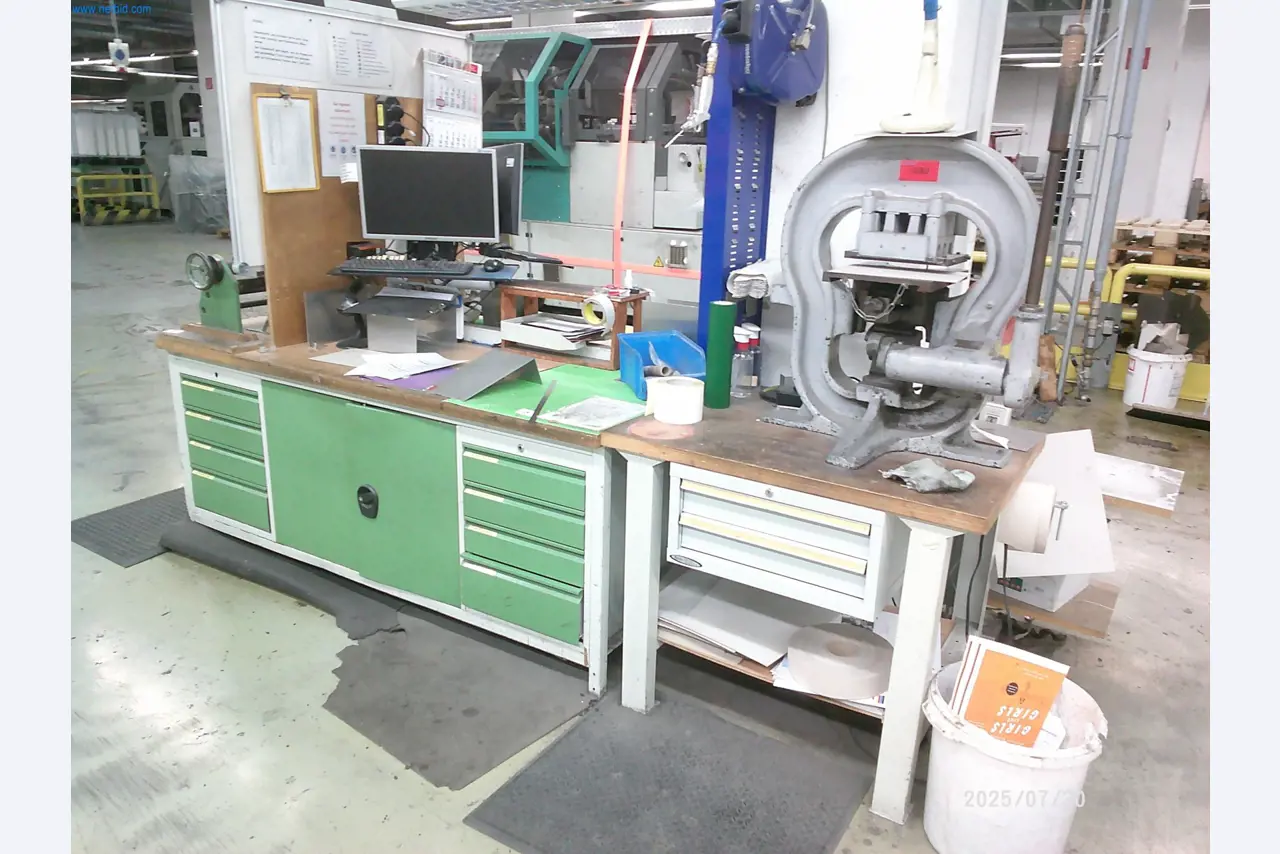 Dobrze utrzymane maszyny firmy zajmującej się drukiem offsetowym-1