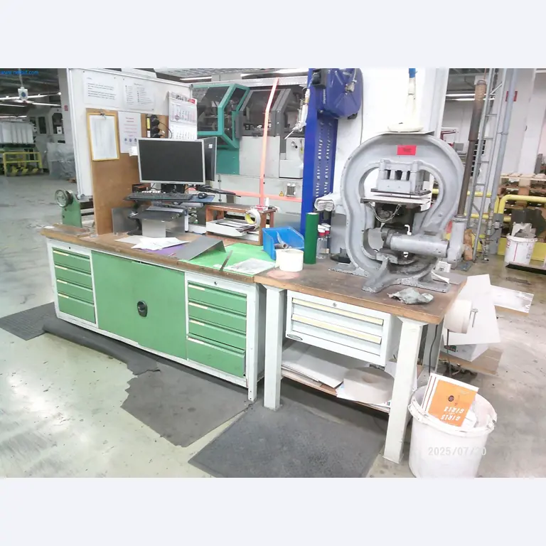 Dobrze utrzymane maszyny firmy zajmującej się drukiem offsetowym-1