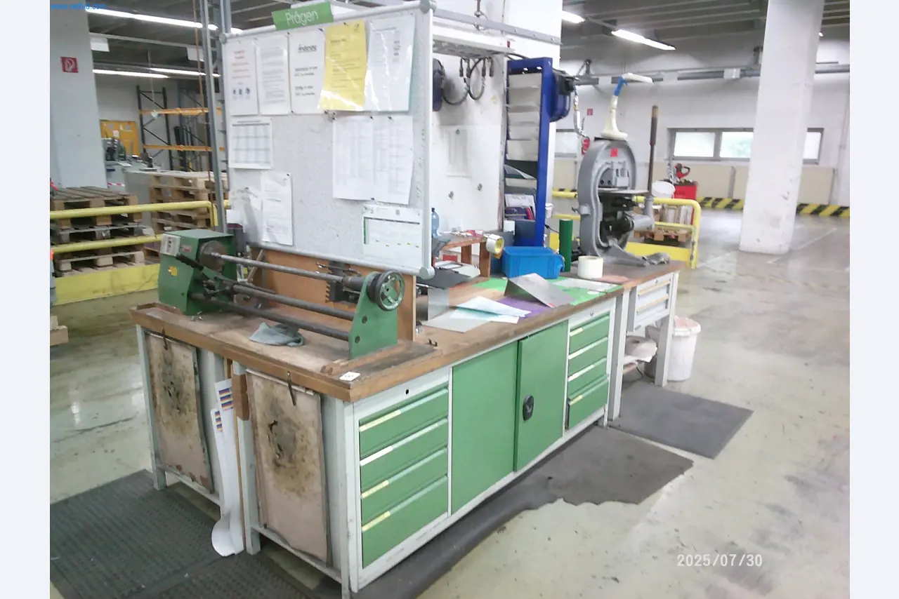 Dobrze utrzymane maszyny firmy zajmującej się drukiem offsetowym-2