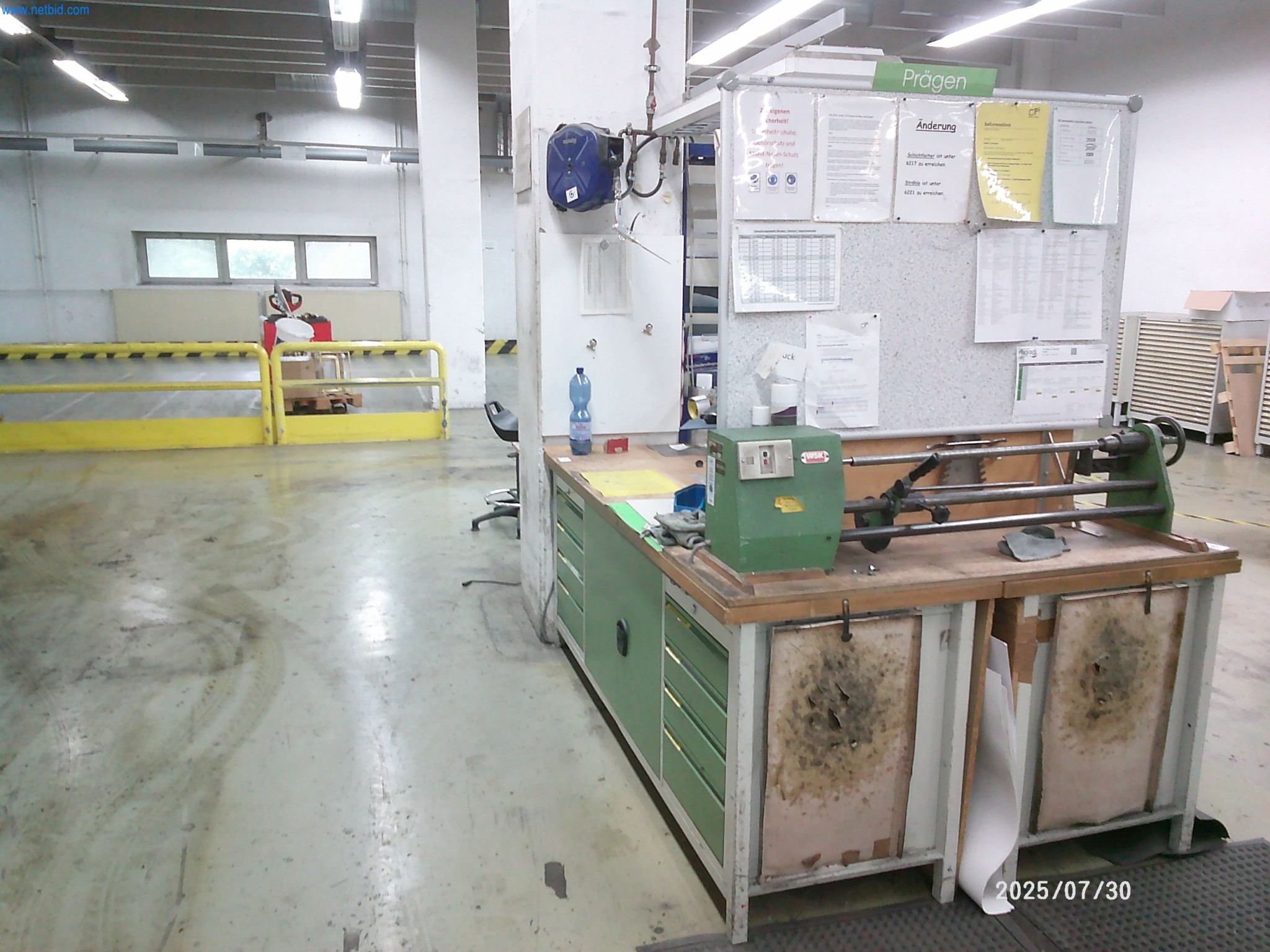 Dobrze utrzymane maszyny firmy zajmującej się drukiem offsetowym-3