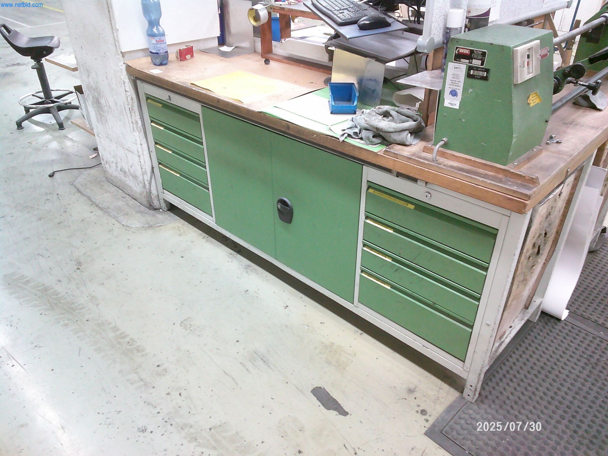 Dobrze utrzymane maszyny firmy zajmującej się drukiem offsetowym-4