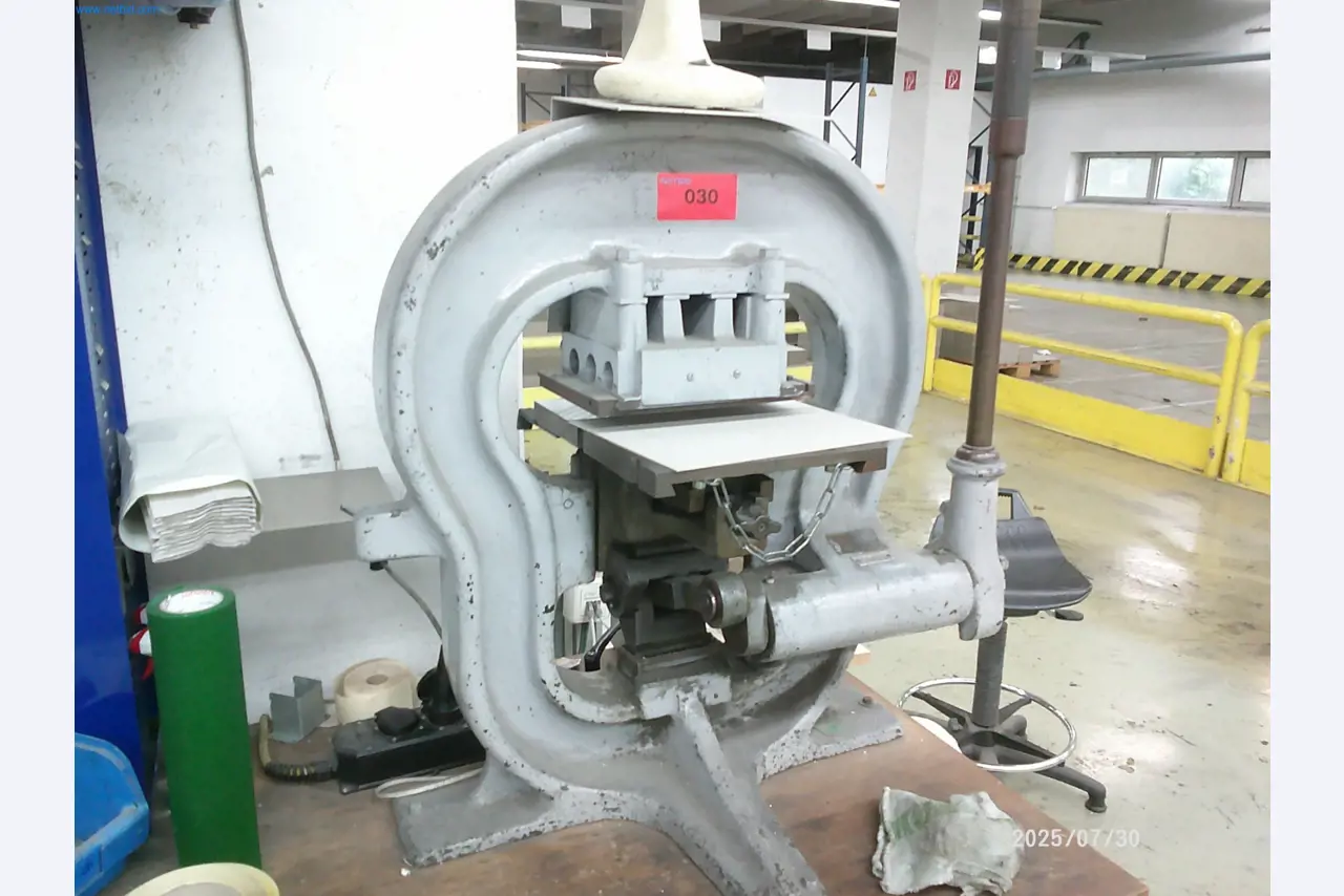 Dobrze utrzymane maszyny firmy zajmującej się drukiem offsetowym-7