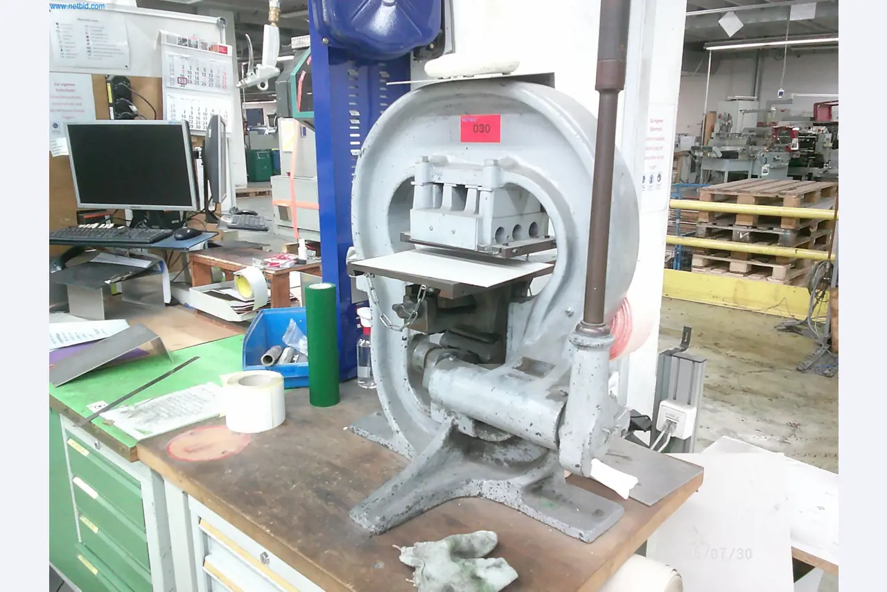 Dobrze utrzymane maszyny firmy zajmującej się drukiem offsetowym-8